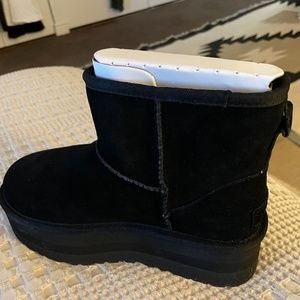 Ugg, Mini platform Size 7, Black